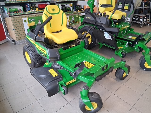 John Deere Z320M - Garten-/Kommunaltechnik - Aufsitzmäher