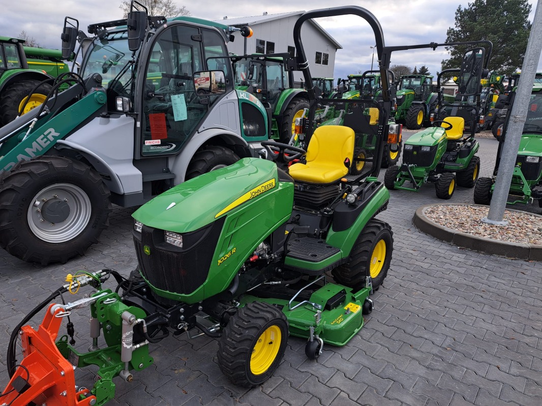 John Deere 1026R - Ciągnik
