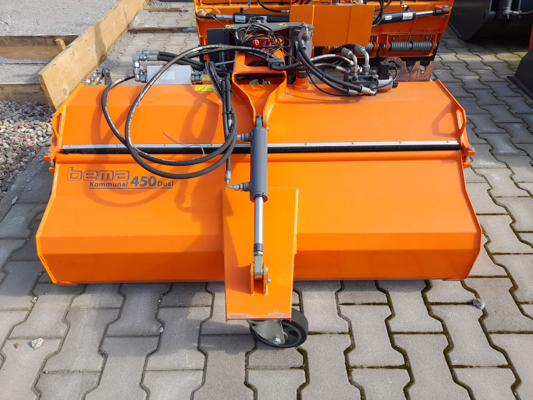 Bema KOMMUNAL 450 DUAL 1250 - Garten-/Kommunaltechnik - Kehrmaschine