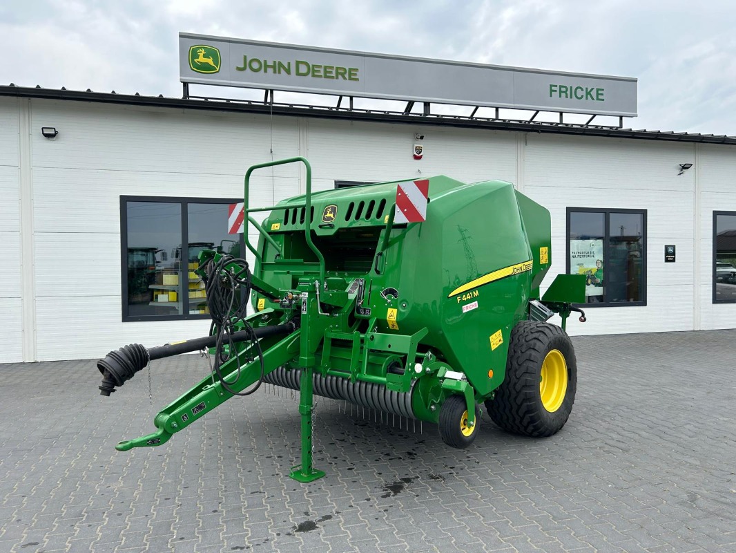 John Deere F441M - Presse - Rundballenpresse