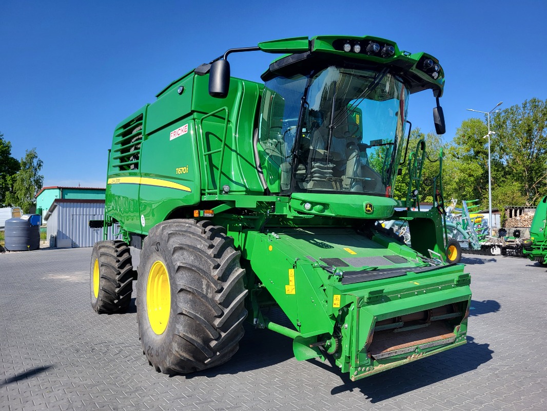 John Deere T 670 i - Mähdrescher