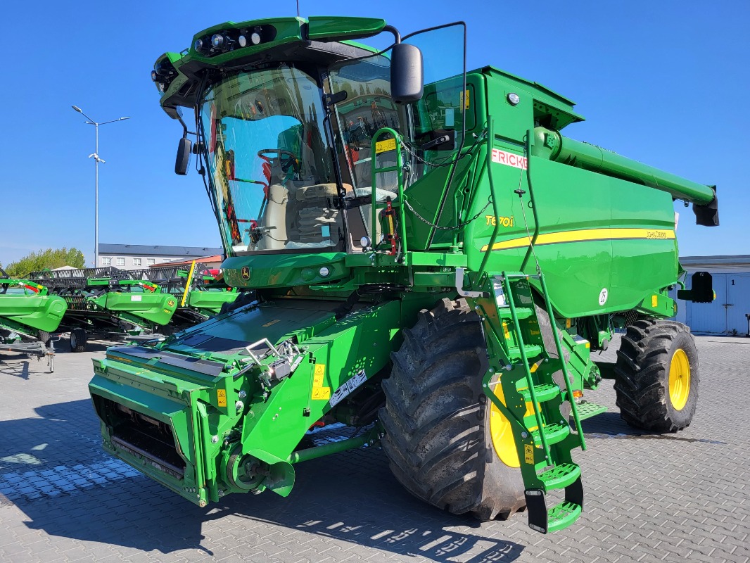 John Deere T670 - Kombajn