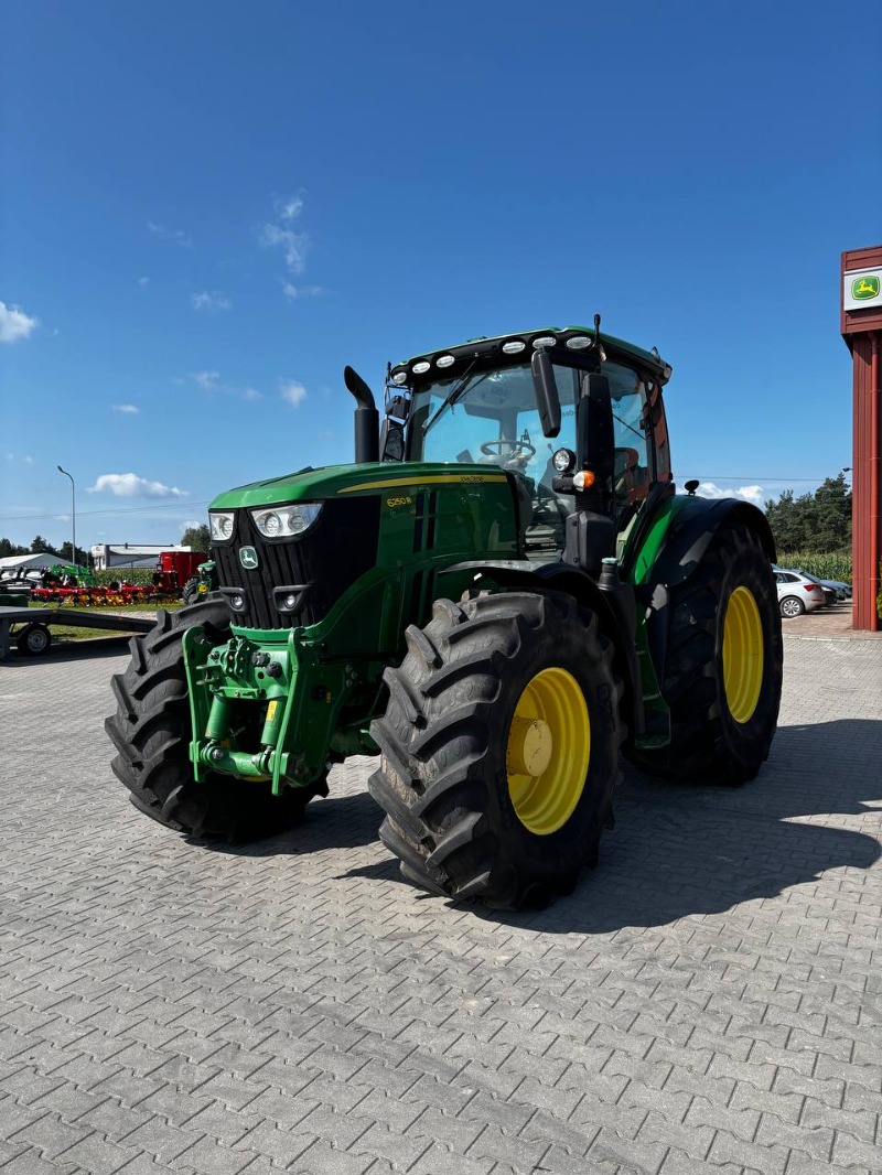 John Deere 6250R - Traktor