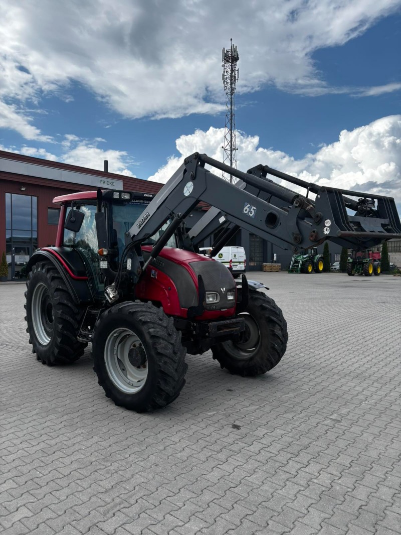 Valtra N101 + QUICKE FRONT LOADER - Ciągnik