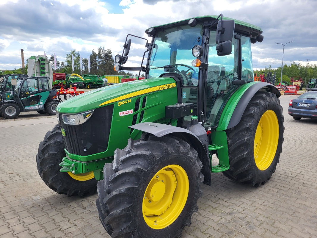 John Deere 5100M - Ciągnik
