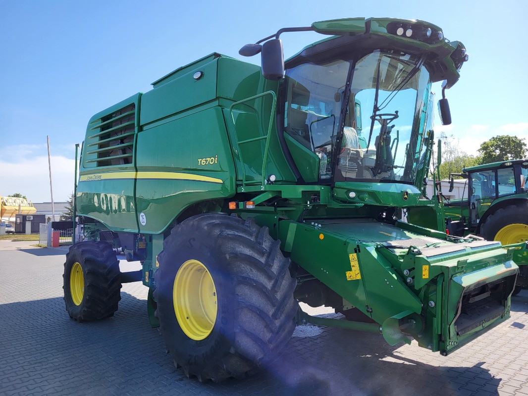 John Deere T 670 i - Kombajn