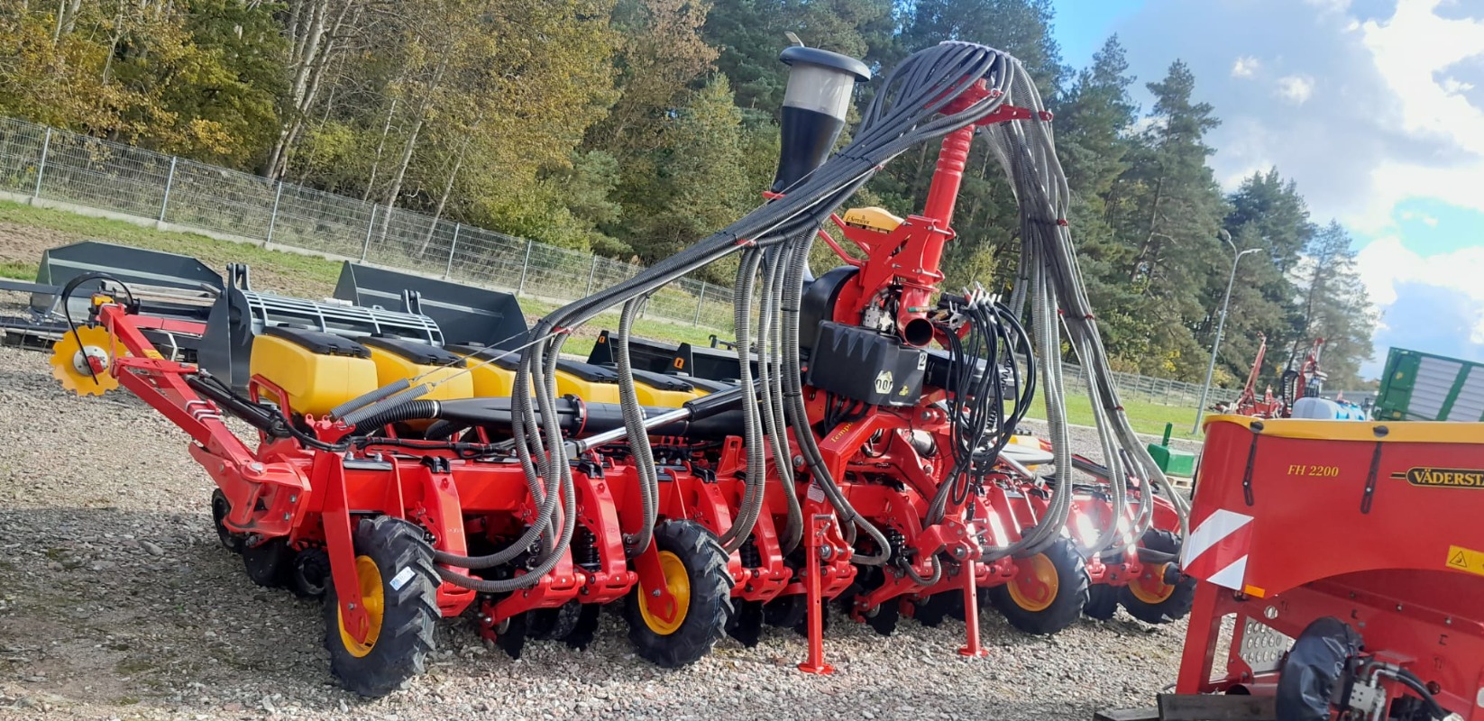 Väderstad TEMPO TPV 12 - Technika siewu - Precyzyjny oczyszczacz powietrza